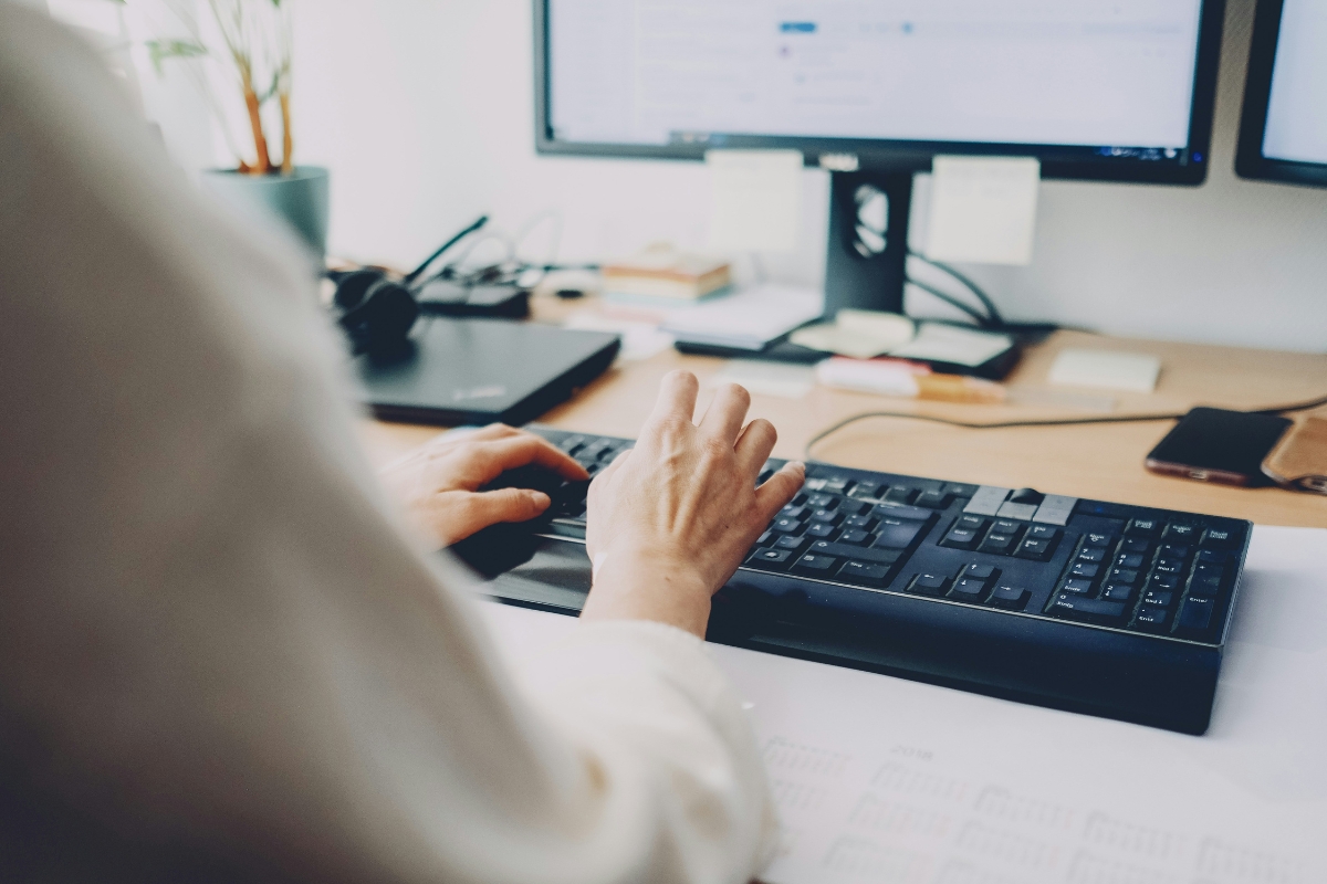 What Can AI Agents Be Used For to Improve Customer Service?